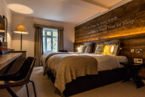 twickenham-pub-richmond-best-food-sunday-roast-hotel-stay-sunday-roast-family-party-event-venue-wedding-meeting